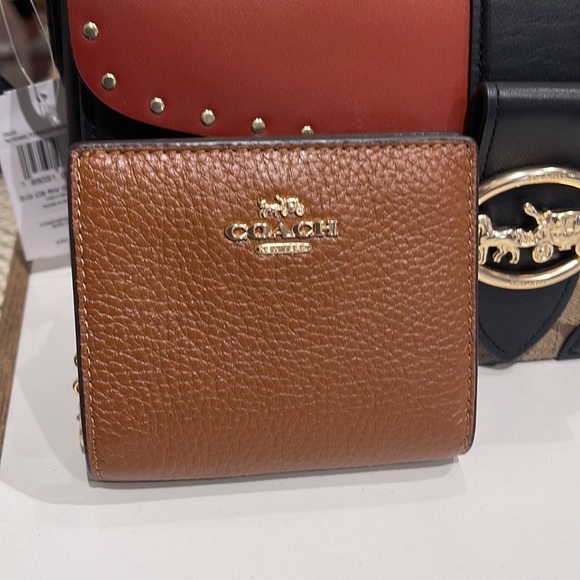 Coach Snap Wallet
IM/Redwood - Picture 5 of 16